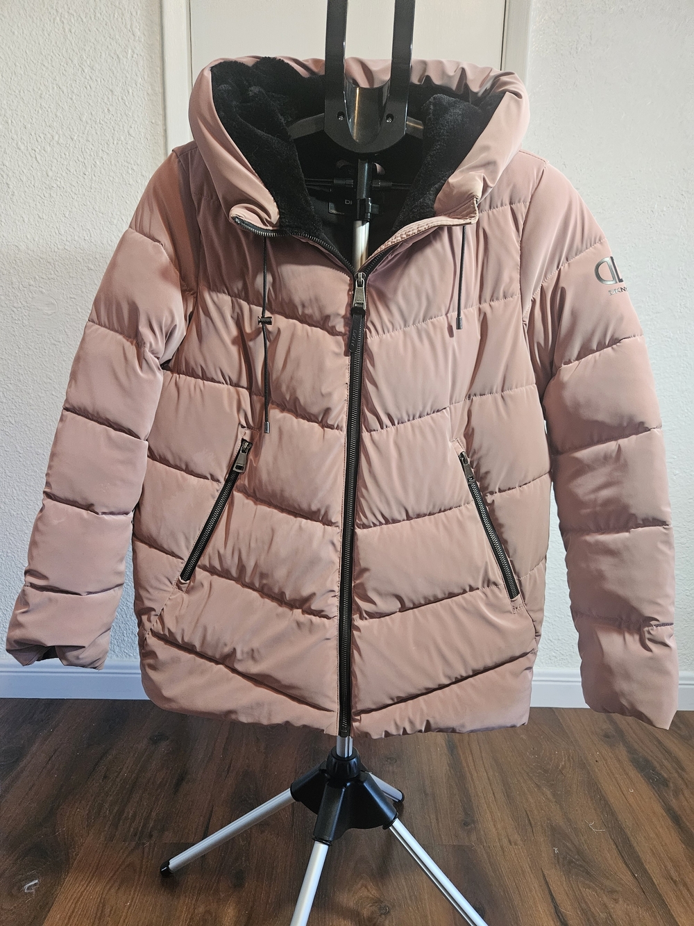 Women's Puffer Jacket with Hood - Pink